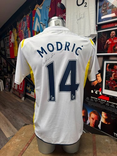 Luka modric signed tottenham - modric,