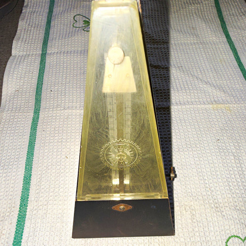 Mechanical analogue metronome - analogue,
