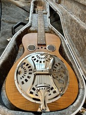 Dobro Hound Dog Round Neck