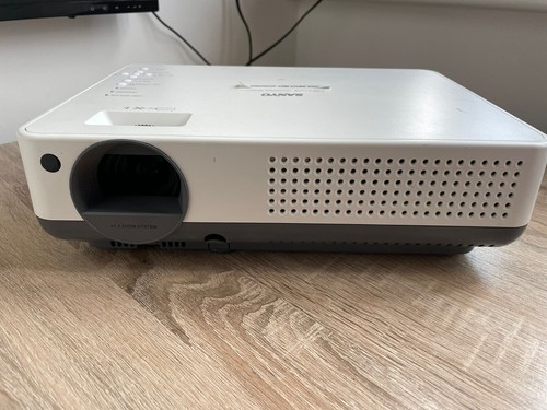 Sanyo plc xw56 projector 685 - sanyo,
