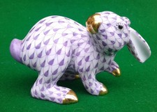 HEREND RABBIT TURNING AROUND