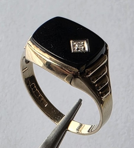 9ct yellow gold diamond and - 9ct,