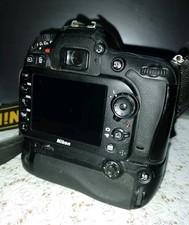 Nikon D7200 with AF-S DX Nikon 18-70mm Lens and MB-D15 Grip. Good Condition