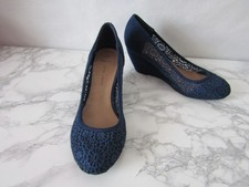 New Look shoes ladies4 wide Navy wedge shoe floral fabric embroidery style wedge