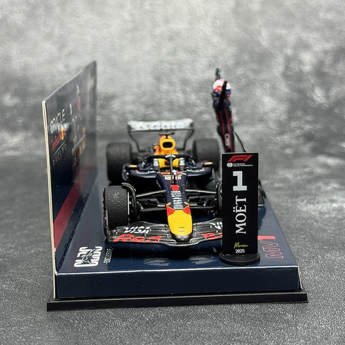 Minichamps italy red bull - minichamps, 1/43