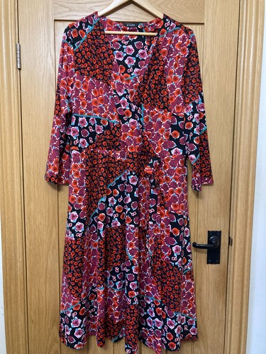 Ladies size - 22/24, bust)