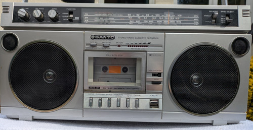 Sanyo boombox vintage radio - boombox,