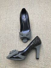 Sachelle Brown Patent Croc & Grey Suede Bow Peep Toe Shoes Heels Size 4