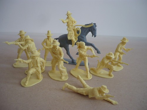 Airfix 54mm 10 cowboys - 10,