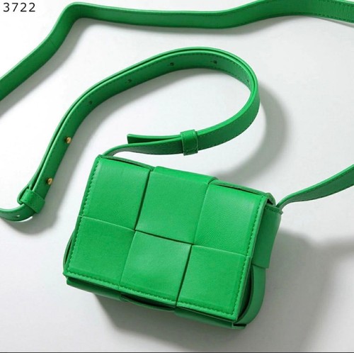 Can ship today - ship, bottega