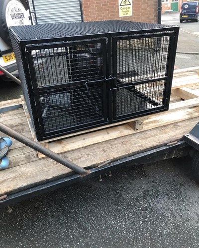 Double dog cage with - cage,