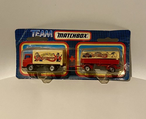 Matchbox dodge truck trailer - &,