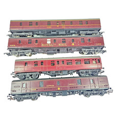 Rake of 4 Hornby Tri-ang Lima OO Gauge LMS BR Maroon Model Railway Coaches Wagon