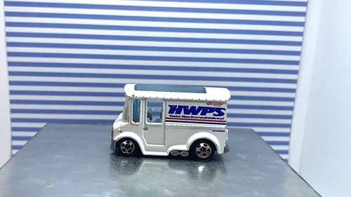 Hot wheels bread box - hot,