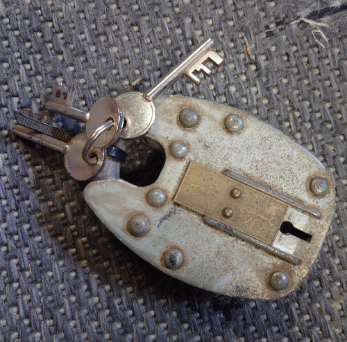 Squire defiant keyed - squire,