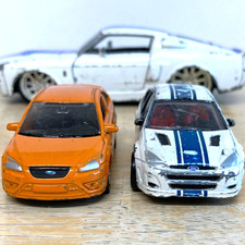 RealToy White Mk2 Ford Focus WRC & Welly Orange Focus ST Model 1:54 Toy Cars