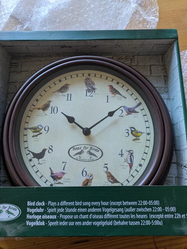Bird clock with - clock, hourly