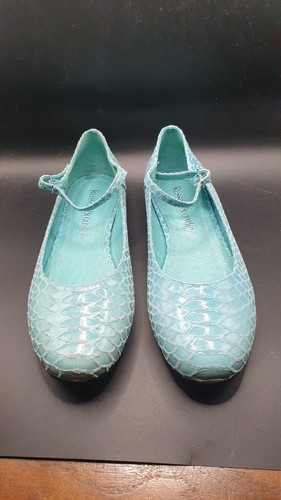 Russell and bromley flatscreen - and,