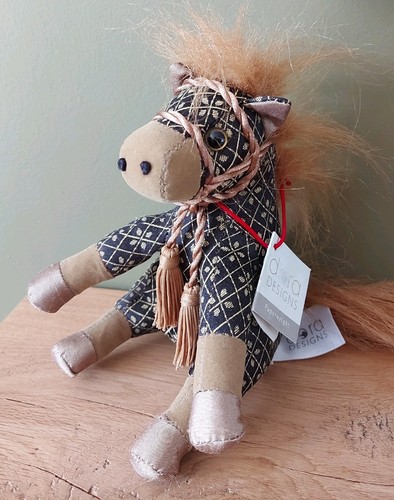 Dora designs horse - dora, pony