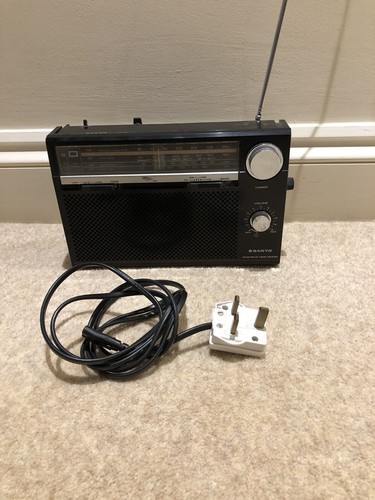 Vintage sanyo radio - sanyo, model