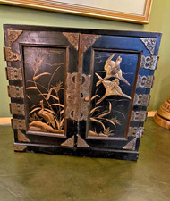 Antique Japanese Lacquered Chinoiserie Jewellery Box Cabinet Storks / Cranes