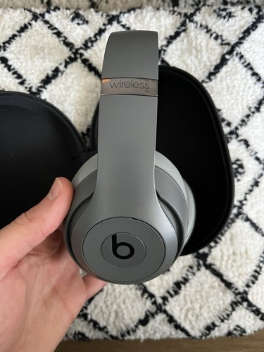 Beats dre studio3 - by, dr.