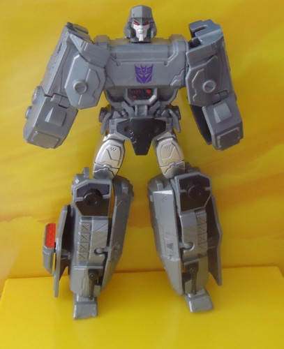 Transformers authentics bravo - transformers,