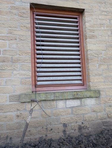 Hardwood louvered window 168cm - hardwood,