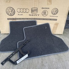 New ?Genuine Audi A4/A5 2016+ Premium rear carpet mats no clips) 8W0061276C MNO