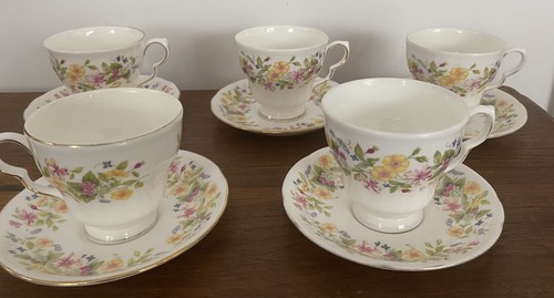 Colclough hedgerow china - hedgerow, cup