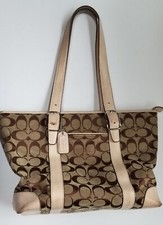 Coach Hampton Beige Signature