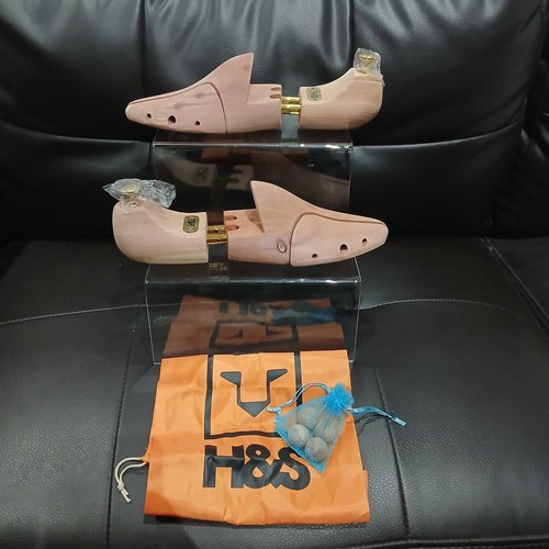 Cedar wood shoe tree - h&s.,