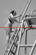 F000496 Woman climbing on a