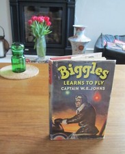 Biggles Learns To Fly: Captain W.E. Johns: 1955 First Edition: Very Good