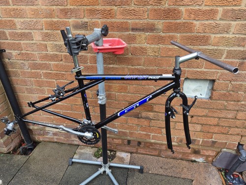 Outpost mountain bike - gt,
