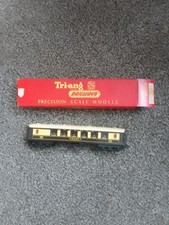 Triang R228 Pullman Coach Mary