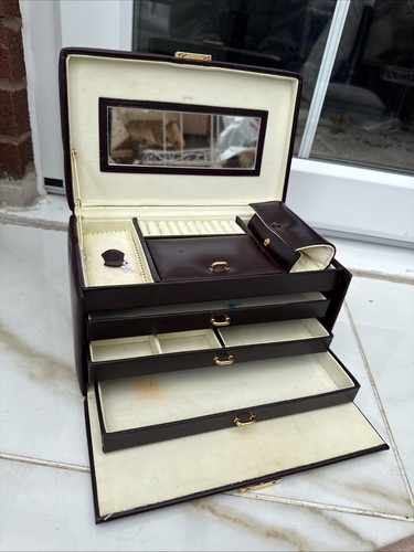 Brown jewellery box with - box,