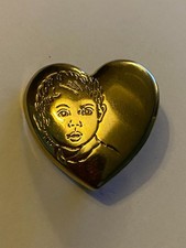 VARIETY CLUB HEART BADGE 2000 FACE