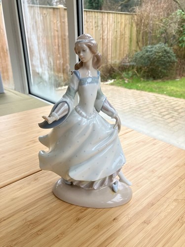 Rare retired lladro cinderella - lladro,
