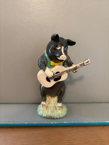 Beswick pig promenade band