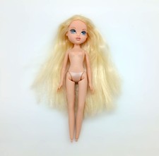 Moxie Girlz Avery Doll 2009
