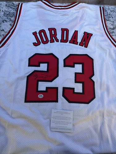 Michael jordan signed chicago - jordan,