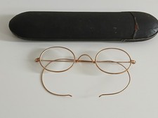 hadley   Glasses in case |