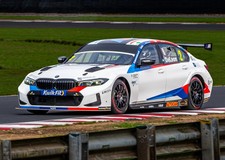 BTCC #2 Daryl DeLeon BMW 330iM