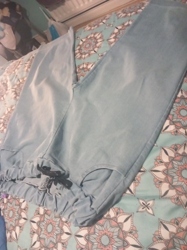 Three quarter length - quarter, trousers