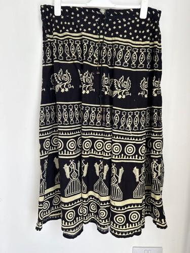 Tribal skirt size - 14, tie