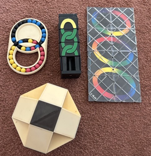 Rubiks magic link rings - magic,