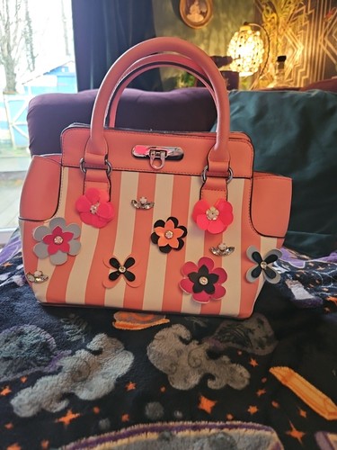Pretty flower design handbag - pretty,