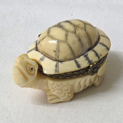 Resin tortoise turtle trinket - resin,
