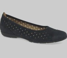 Gabor Hovercraft ballet flats.